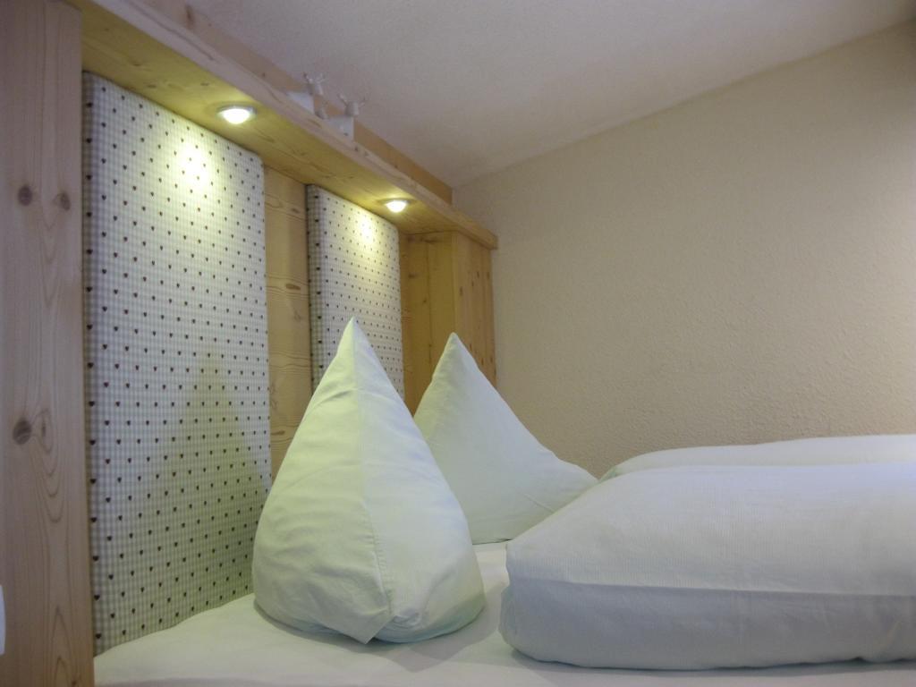 Gästehaus Sahler Gaschurn Zimmer foto