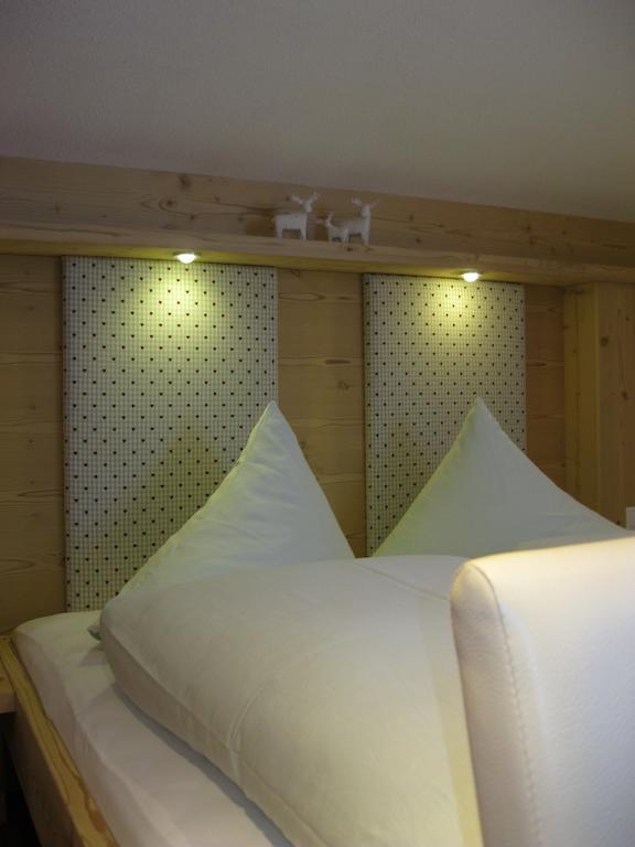 Gästehaus Sahler Gaschurn Zimmer foto