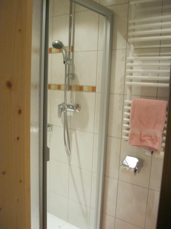 Gästehaus Sahler Gaschurn Zimmer foto